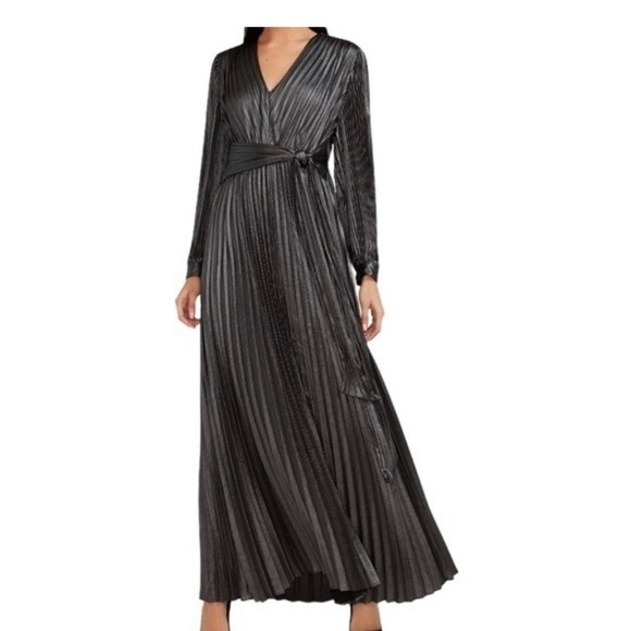Express Dresses & Skirts - NWT Express Black Metallic Pleated Maxi Dress. Women’s xs.